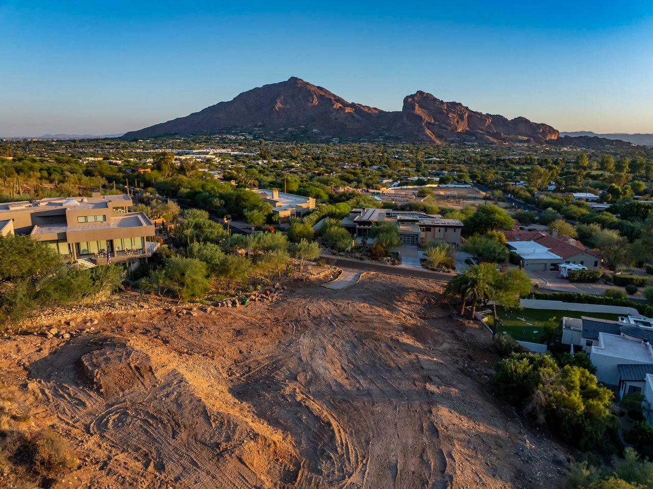 Custom lot in Paradise Valley with Camelback Mountain views