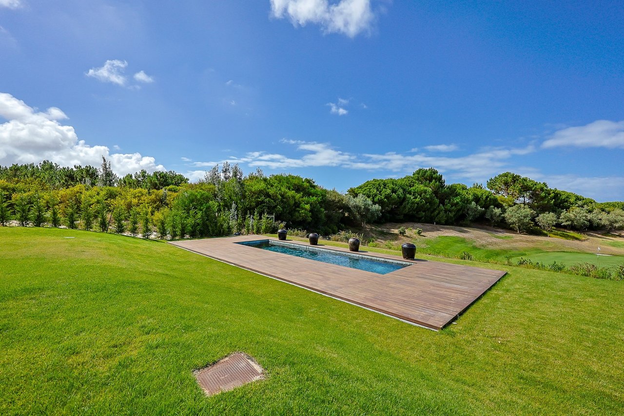 Japanese-Inspired Villa in Bom Sucesso Resort, Óbidos