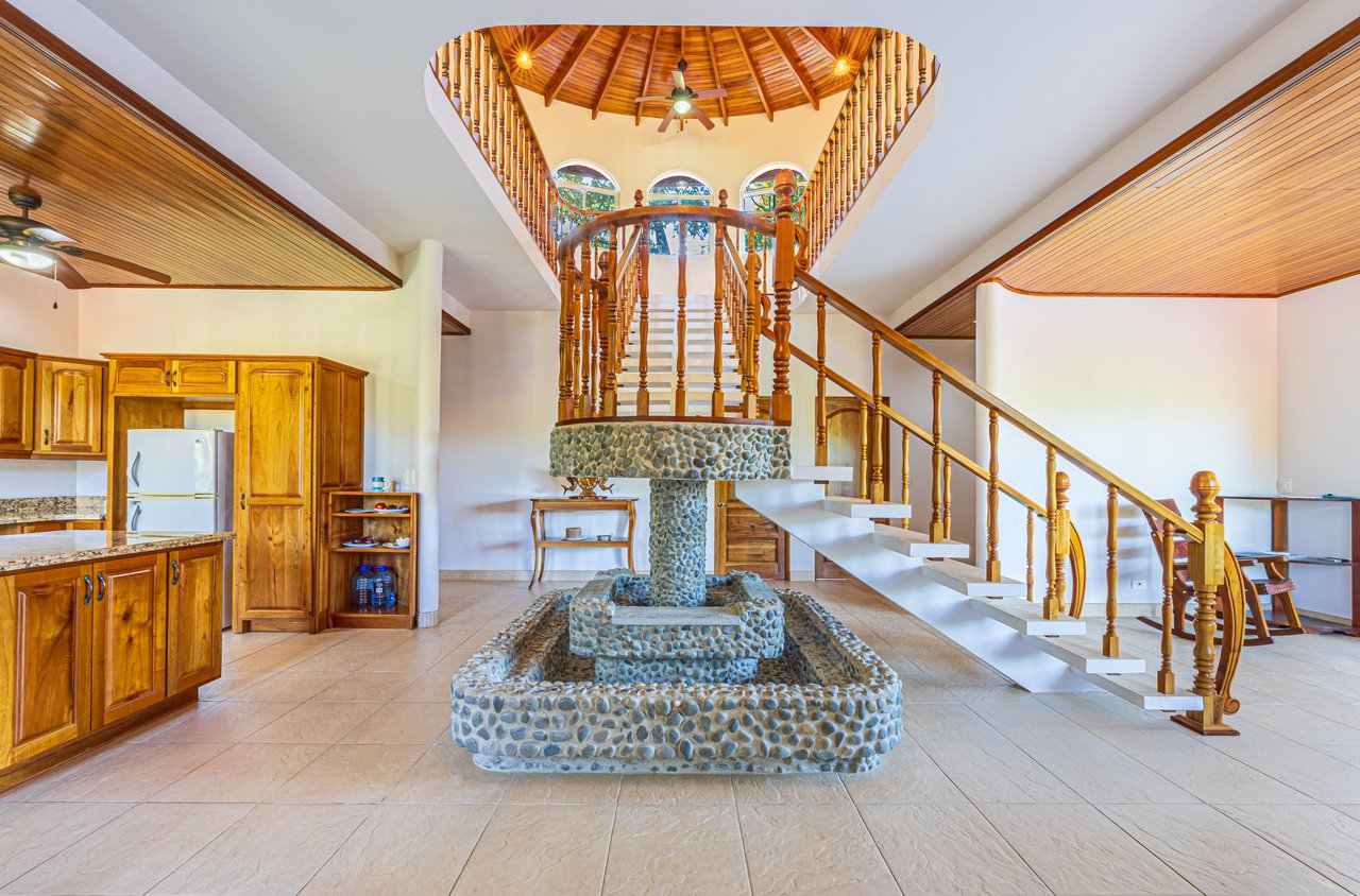 Elegant 3 Bedroom + Office Jungle Home in Puesta Del Sol, Ojochal