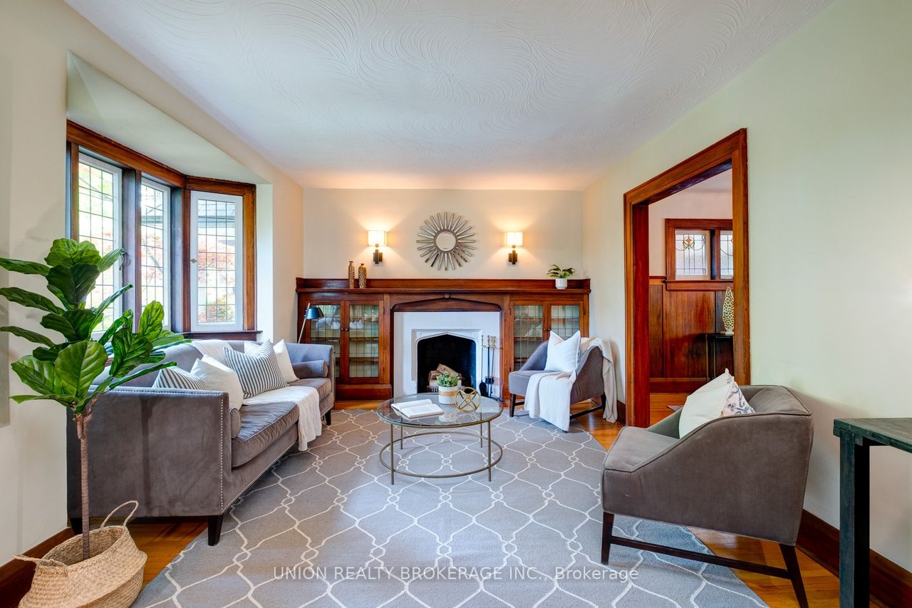 47 Pine Cres