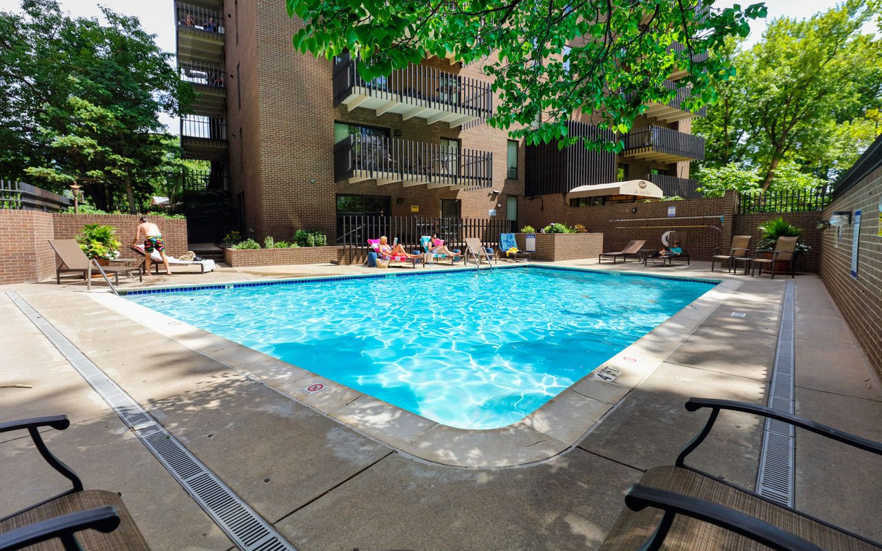 460 S Marion Parkway, 2000