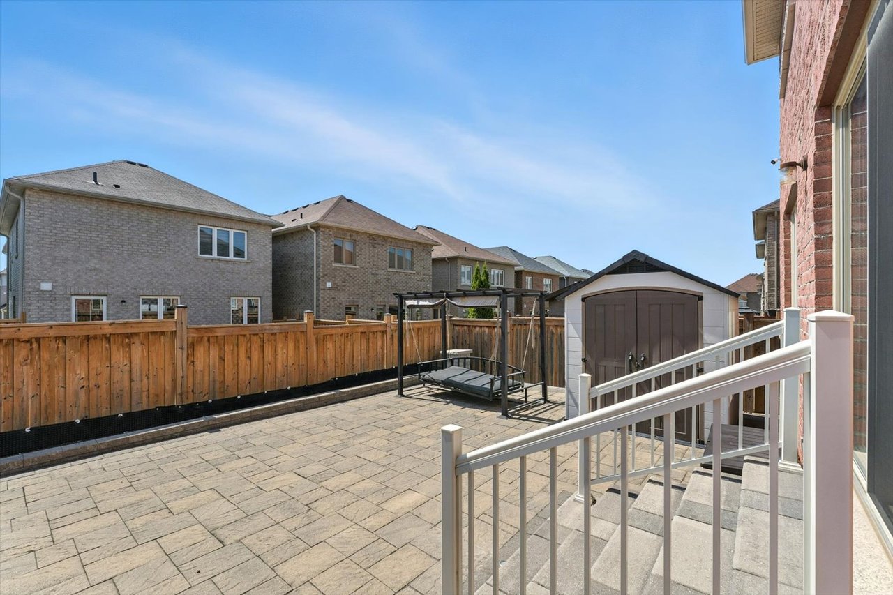 17 Holroyd St