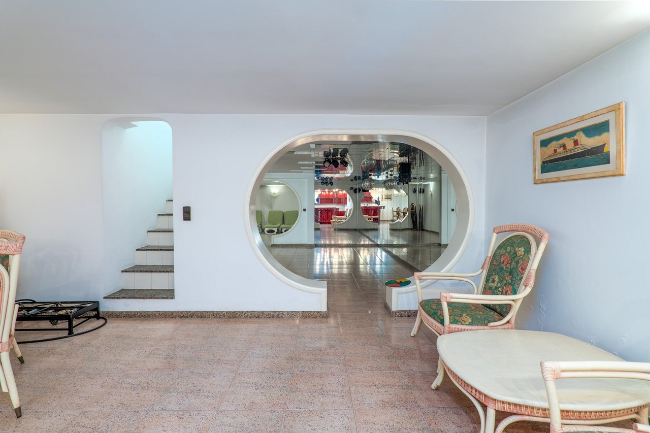 Secluded 5-Bedroom Villa with Pool and Sea Views on Expansive Dune-Side Plot – Apúlia e Fão