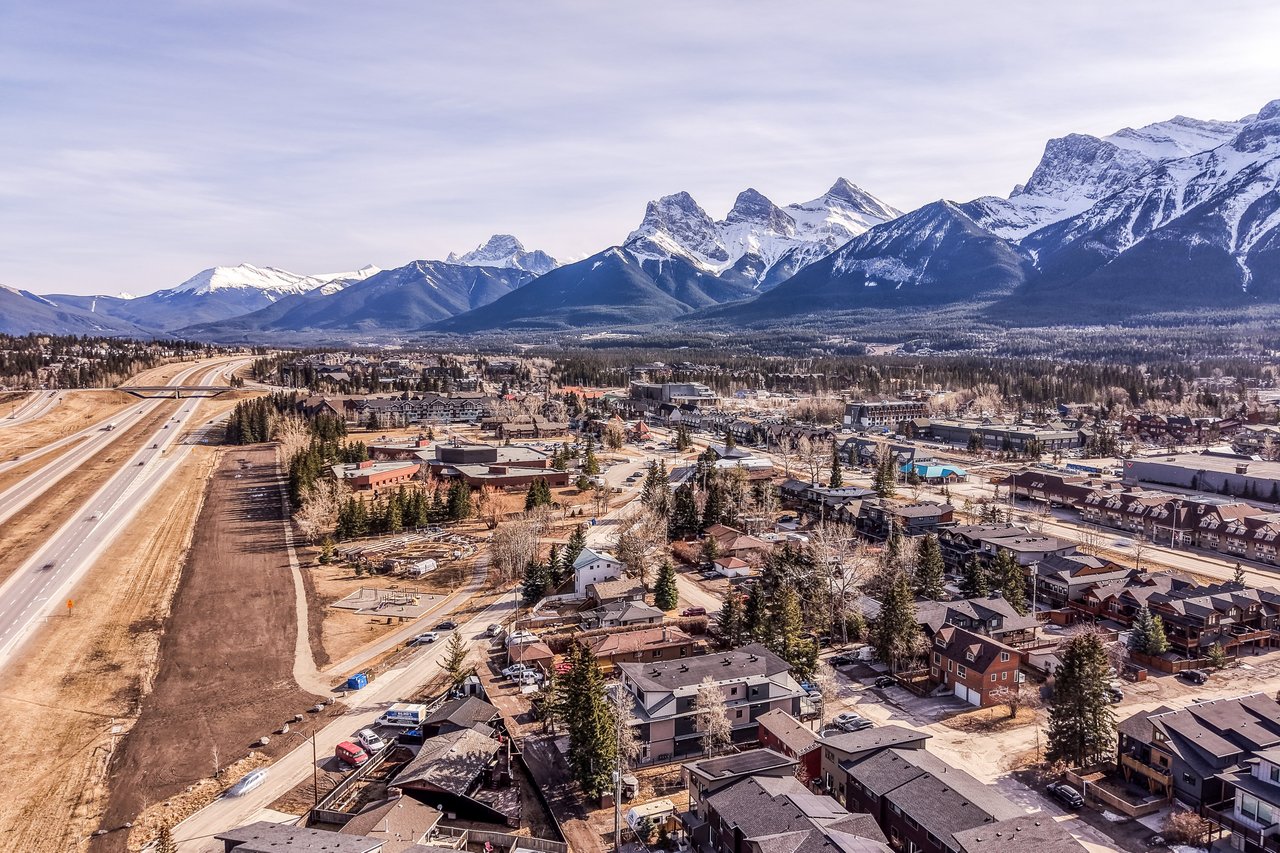 1405 & 1409 Mountain Avenue