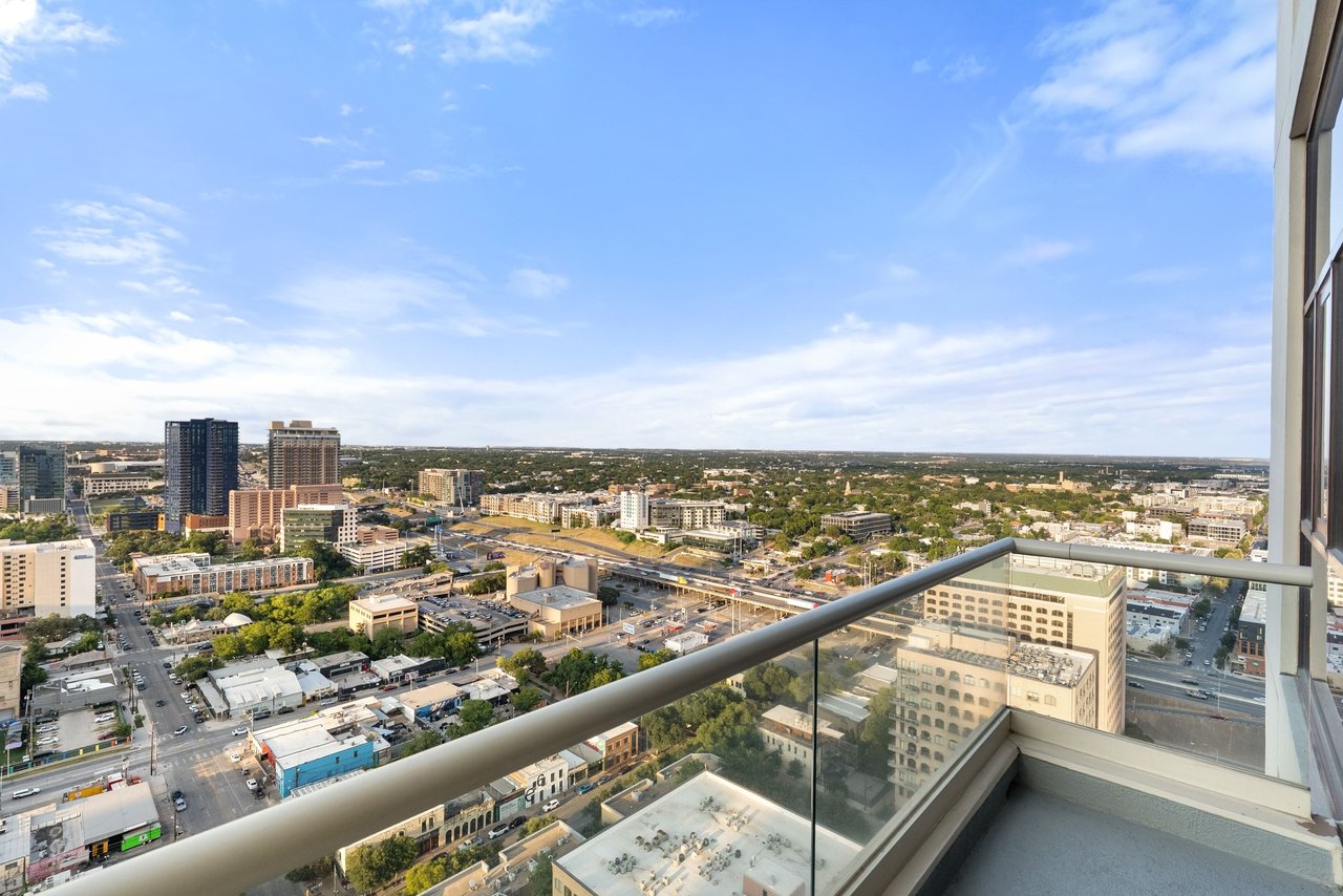 555 E 5th ST # 2901