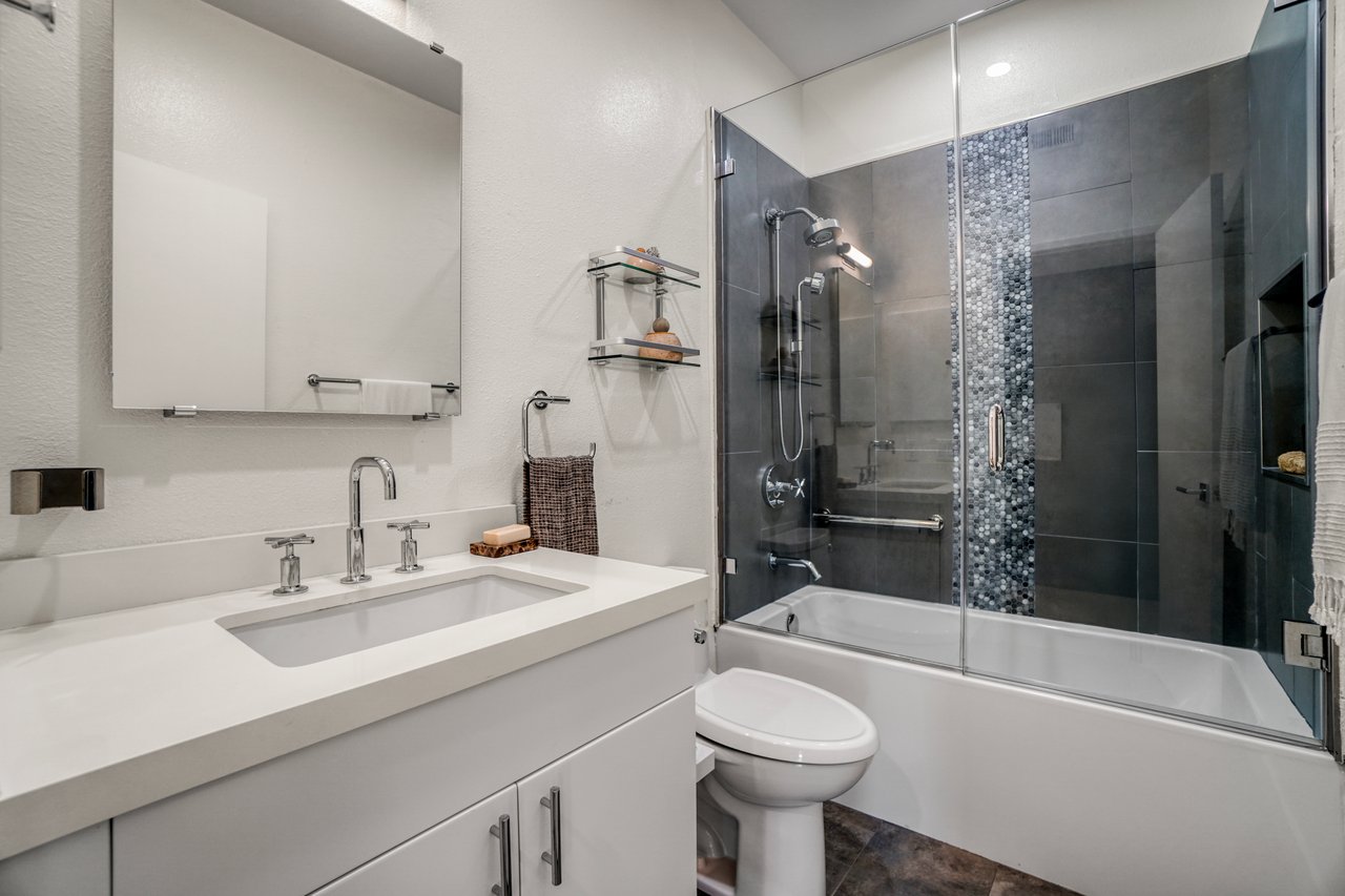 166 S Hayworth Ave APT 201, Los Angeles, CA 90048