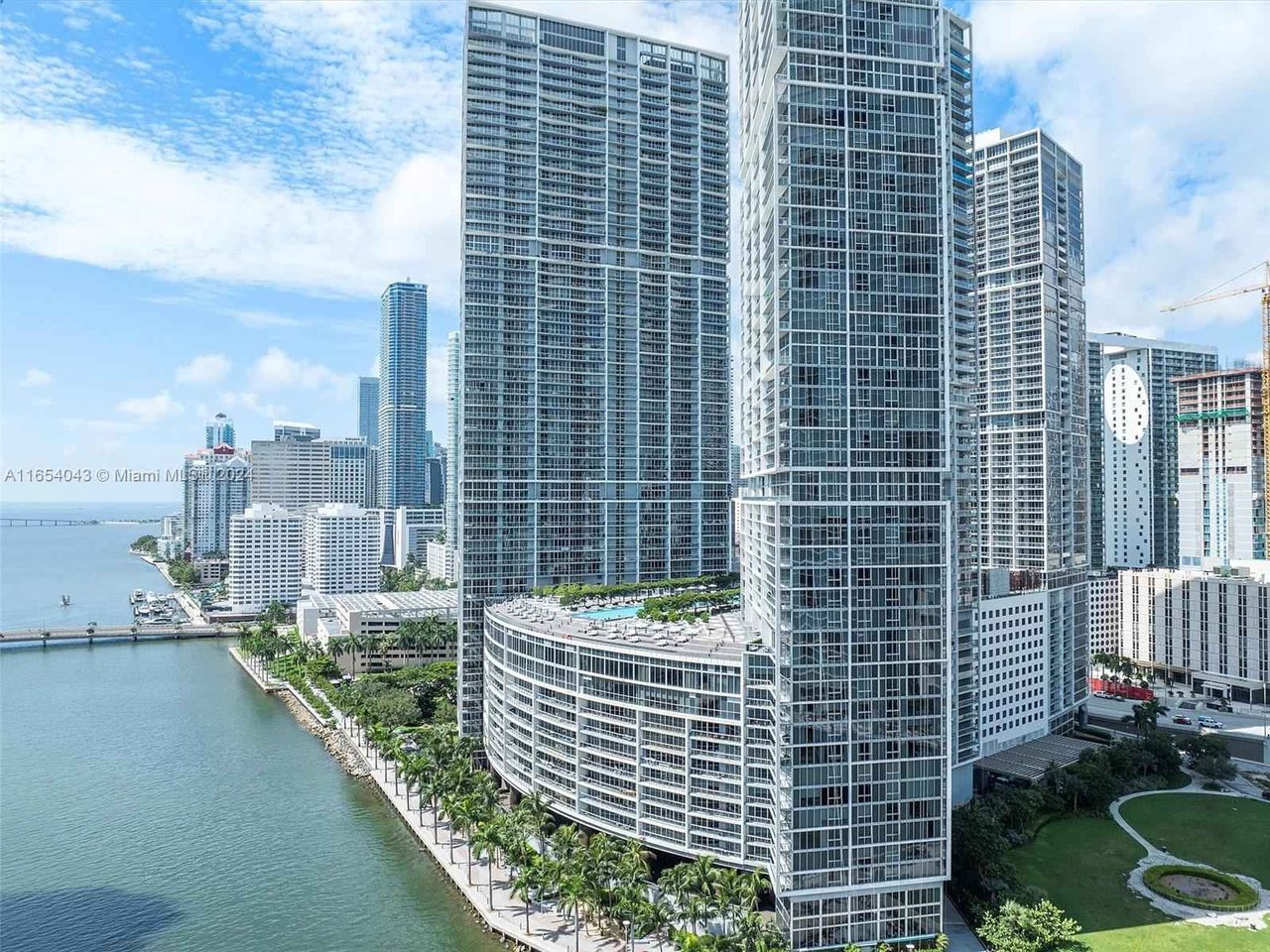 495 Brickell Ave Unit BAY707