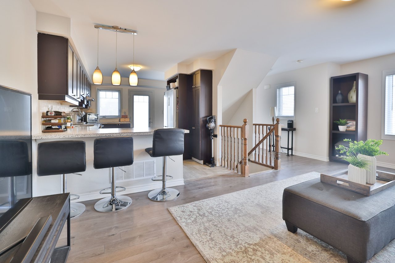 1133 Duignan Crescent, Milton