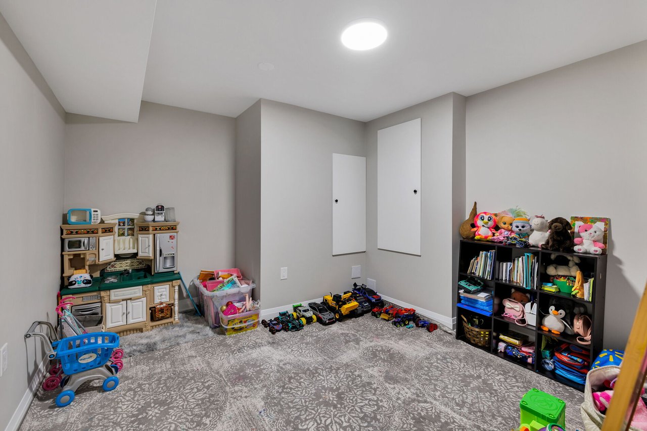 2202 Brookhaven Crescent