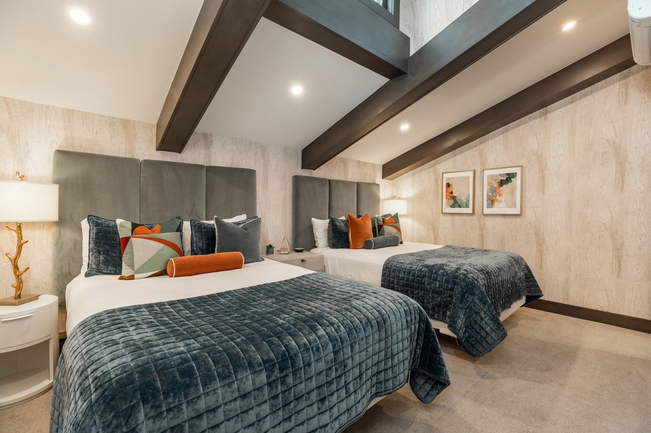 The Lodge at Vail Condominiums #406