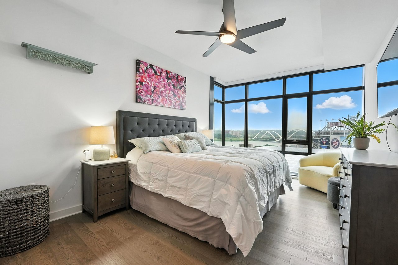 70 N St SE N913