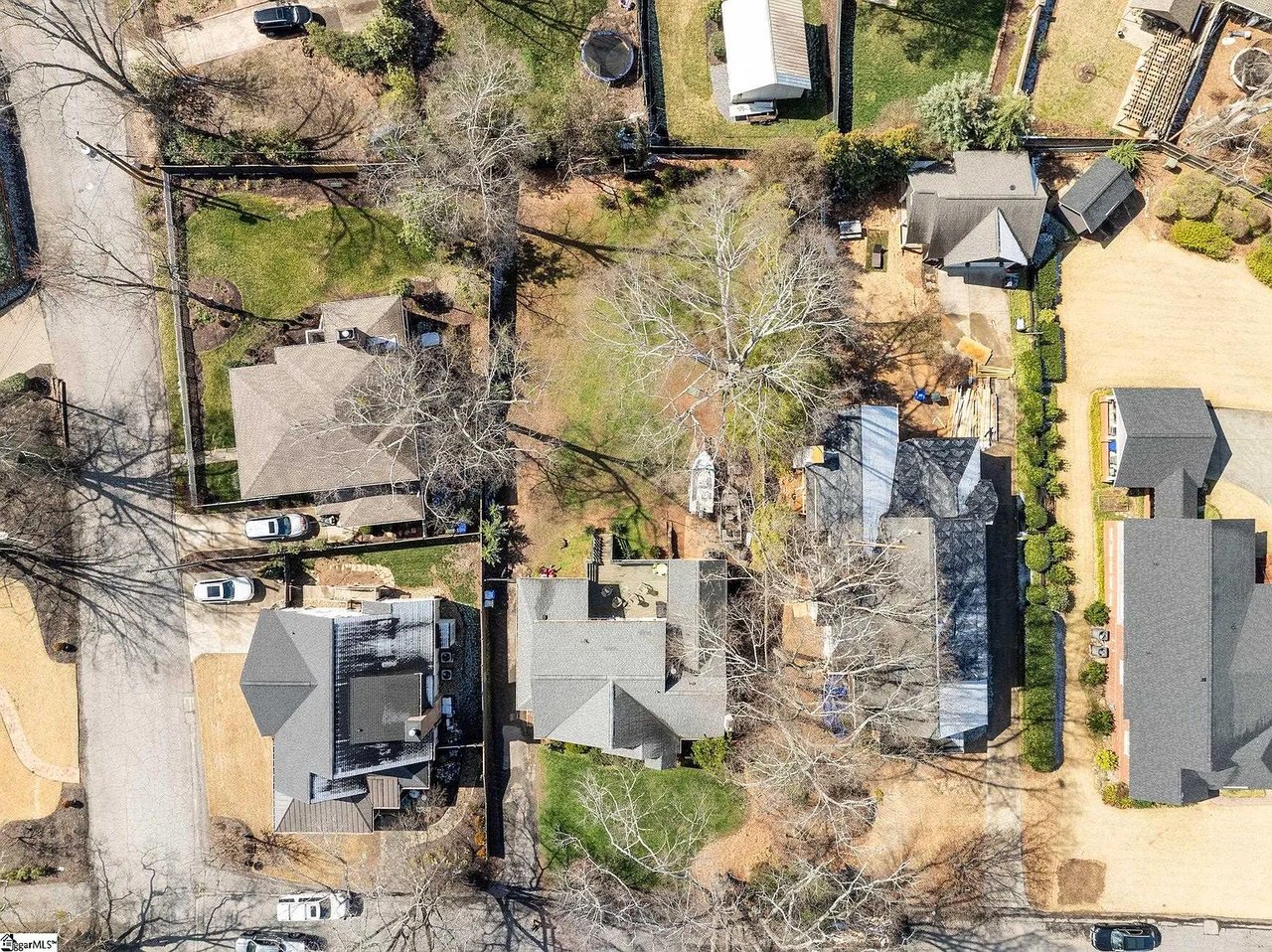 22 N Brookwood Dr