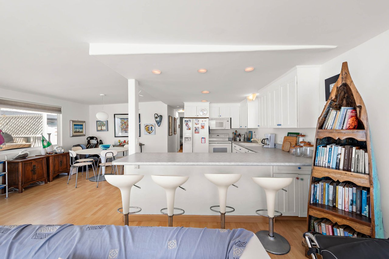 1880 N El Camino Real 2