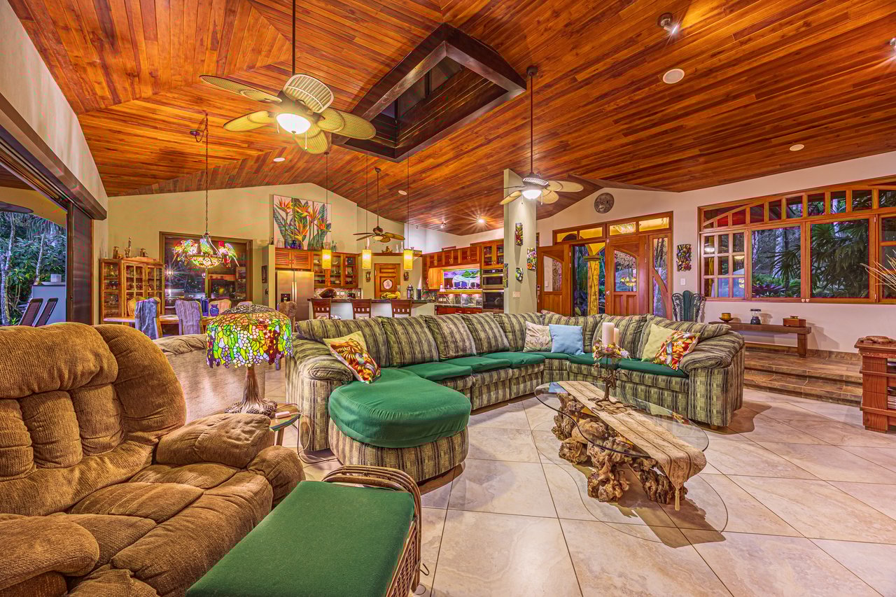 Costa Verde Estates Oceanview Home with Guest House