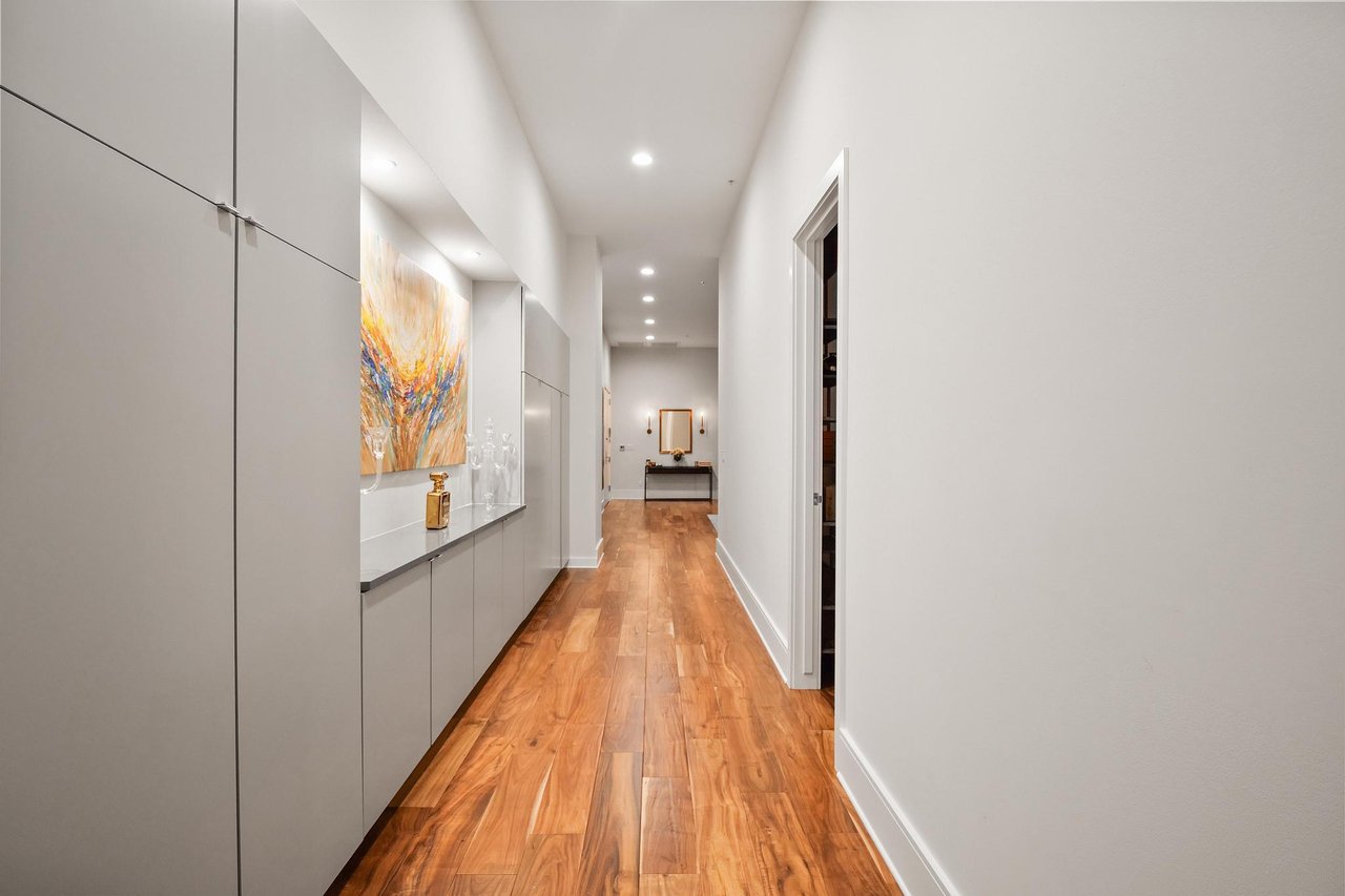 555 E 5th St, Unit 3022