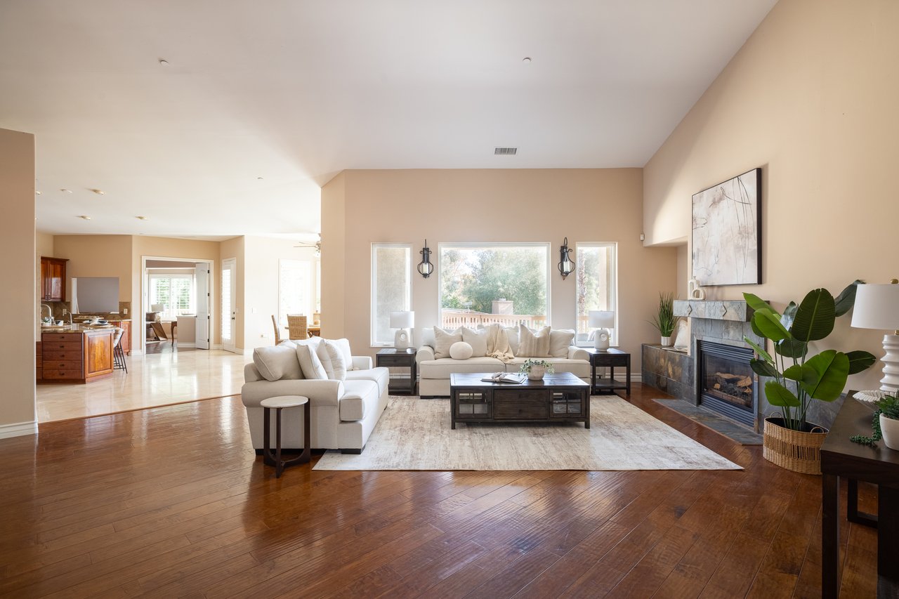 15275 Eastvale Rd