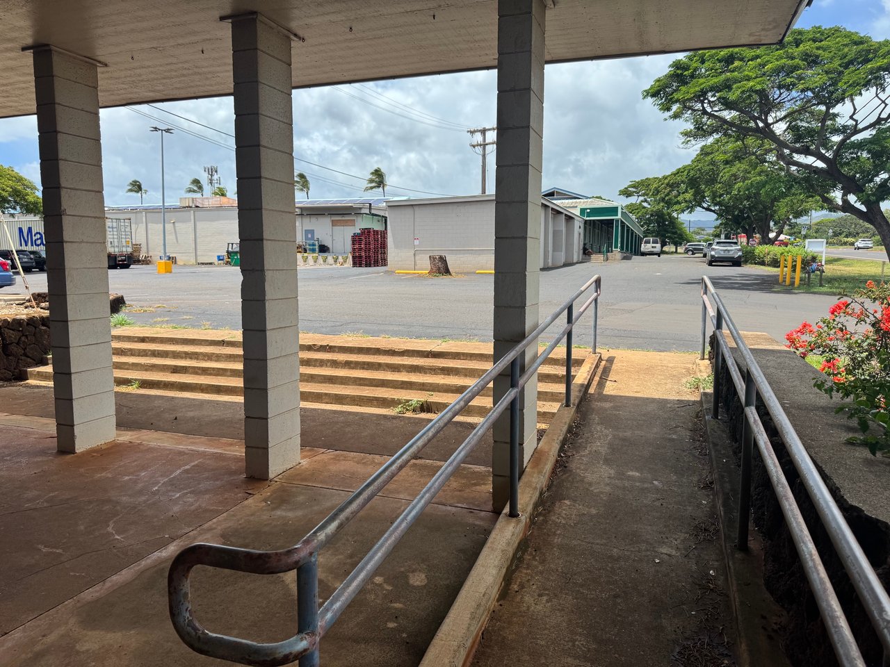 Ele'ele Shopping Center F-03