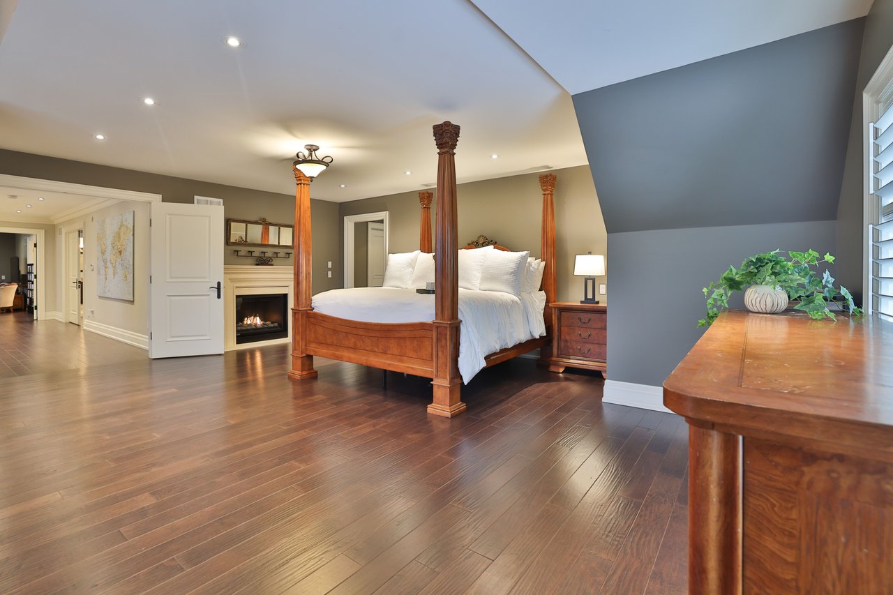 390 Seaton Drive, Oakville