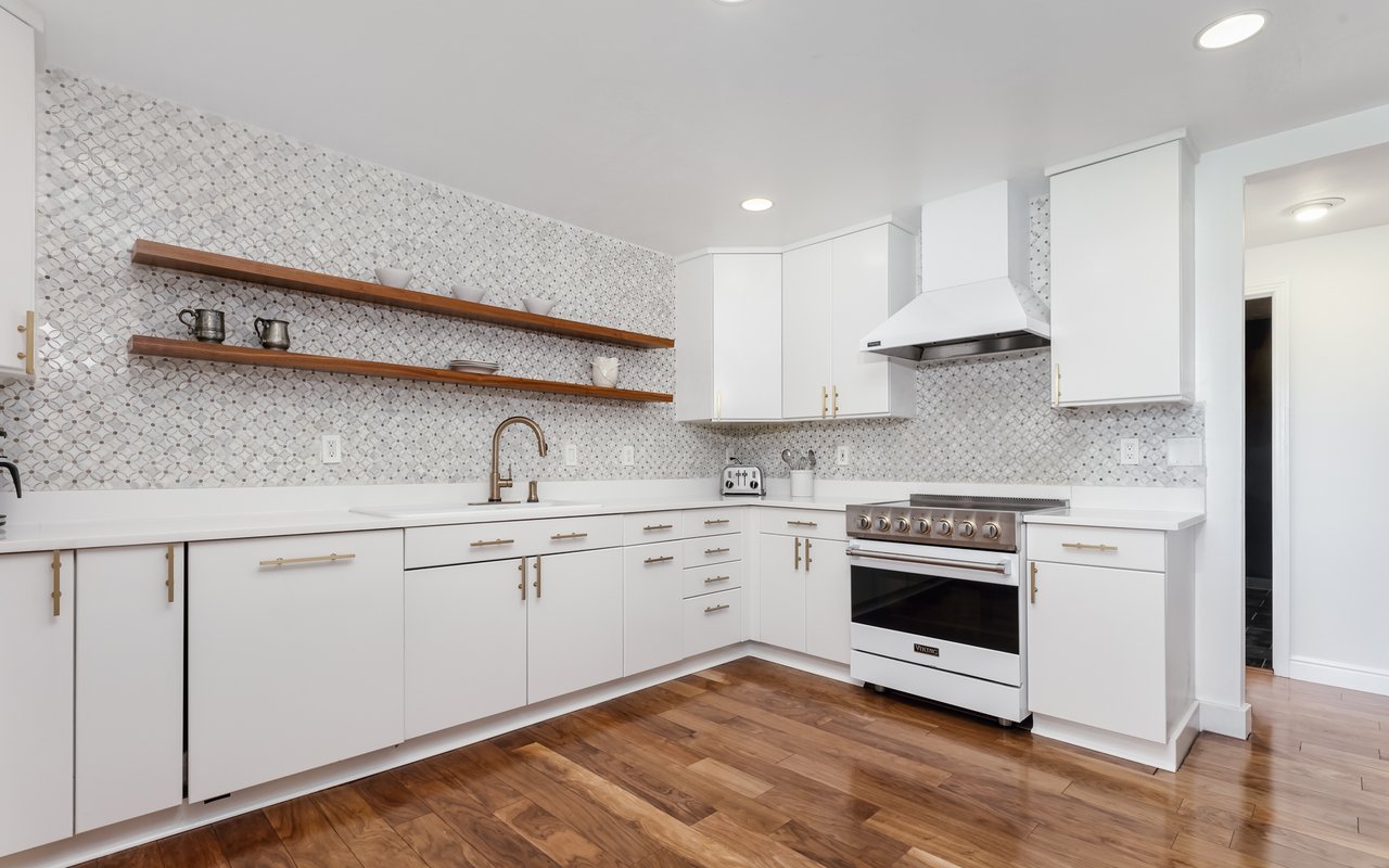 460 S Marion Parkway, 2000