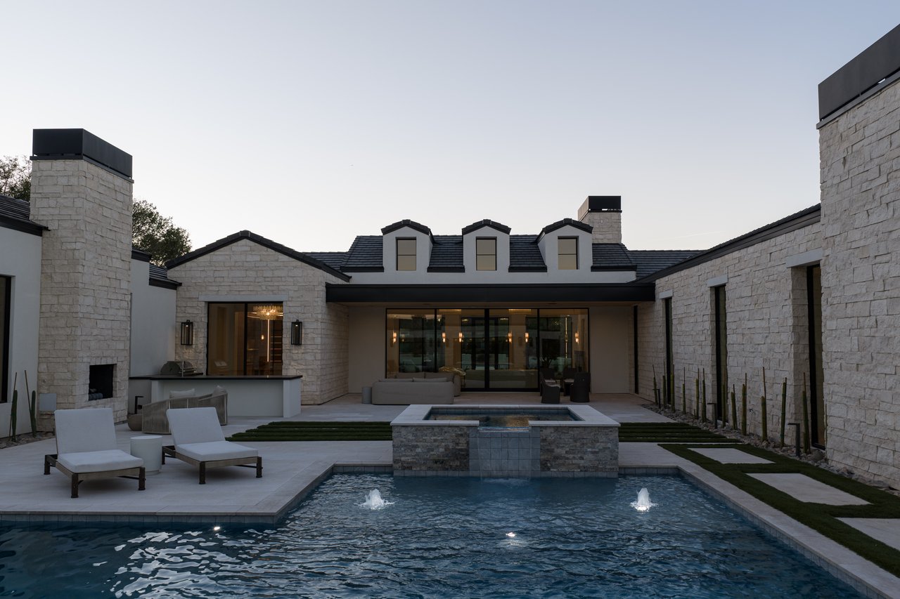 5717 E VIA LOS RANCHOS