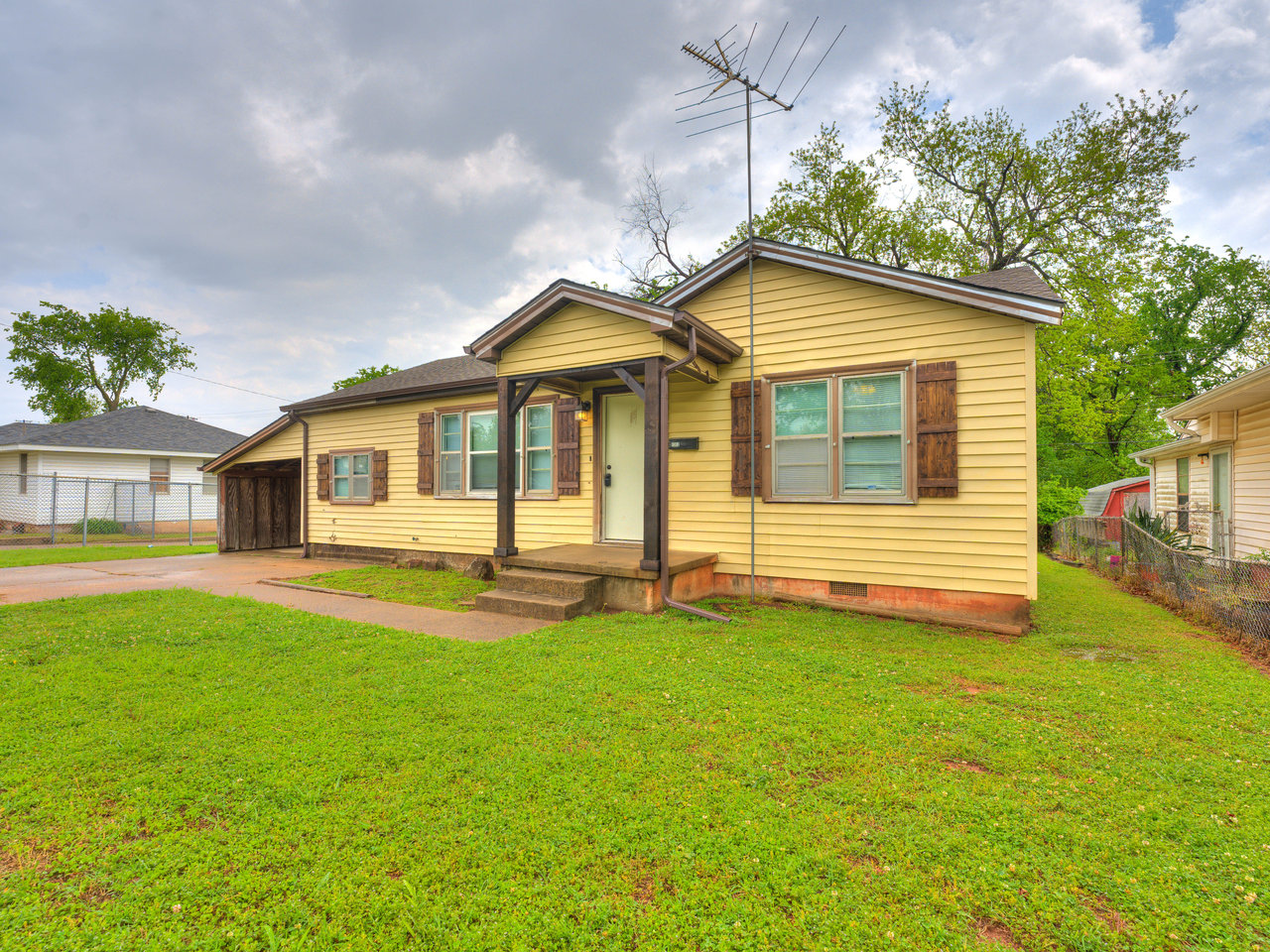 1313 Laverne