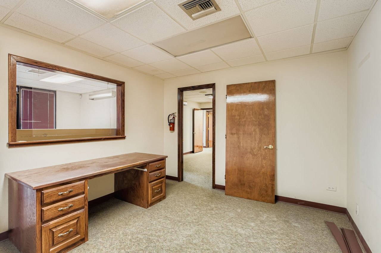 2060 Universal City Blvd