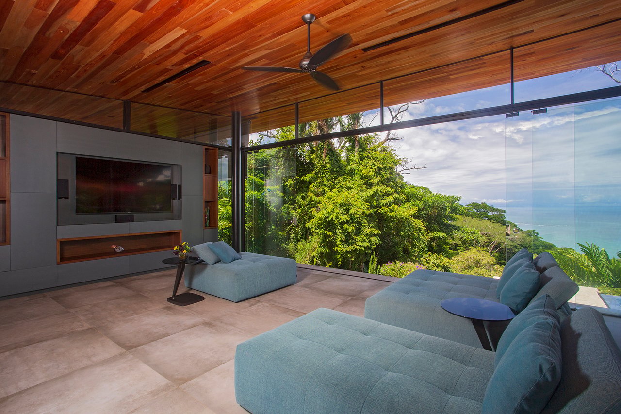 Casa Sanctuary ·  Luxury Jungle Villa · Whale Tail View
