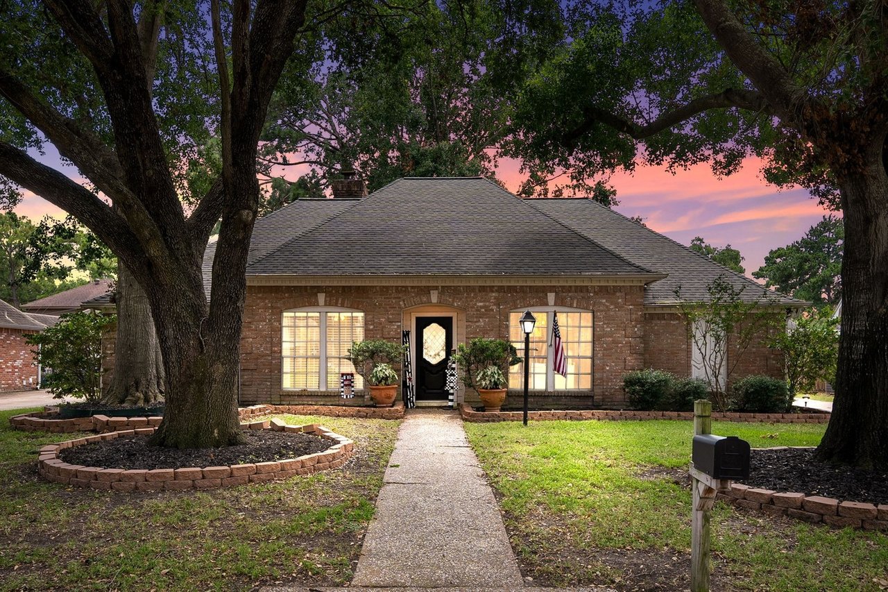 7718 Club Lake Dr
