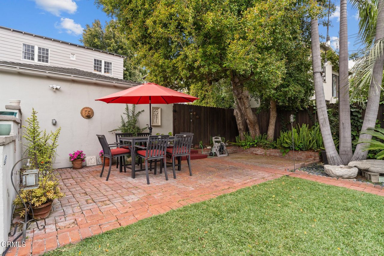 3272 Rowena Ave