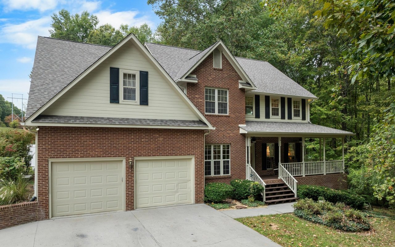 Wallace Luxury Spotlight | 1515 Hall Acres Drive Knoxville, TN 37918
