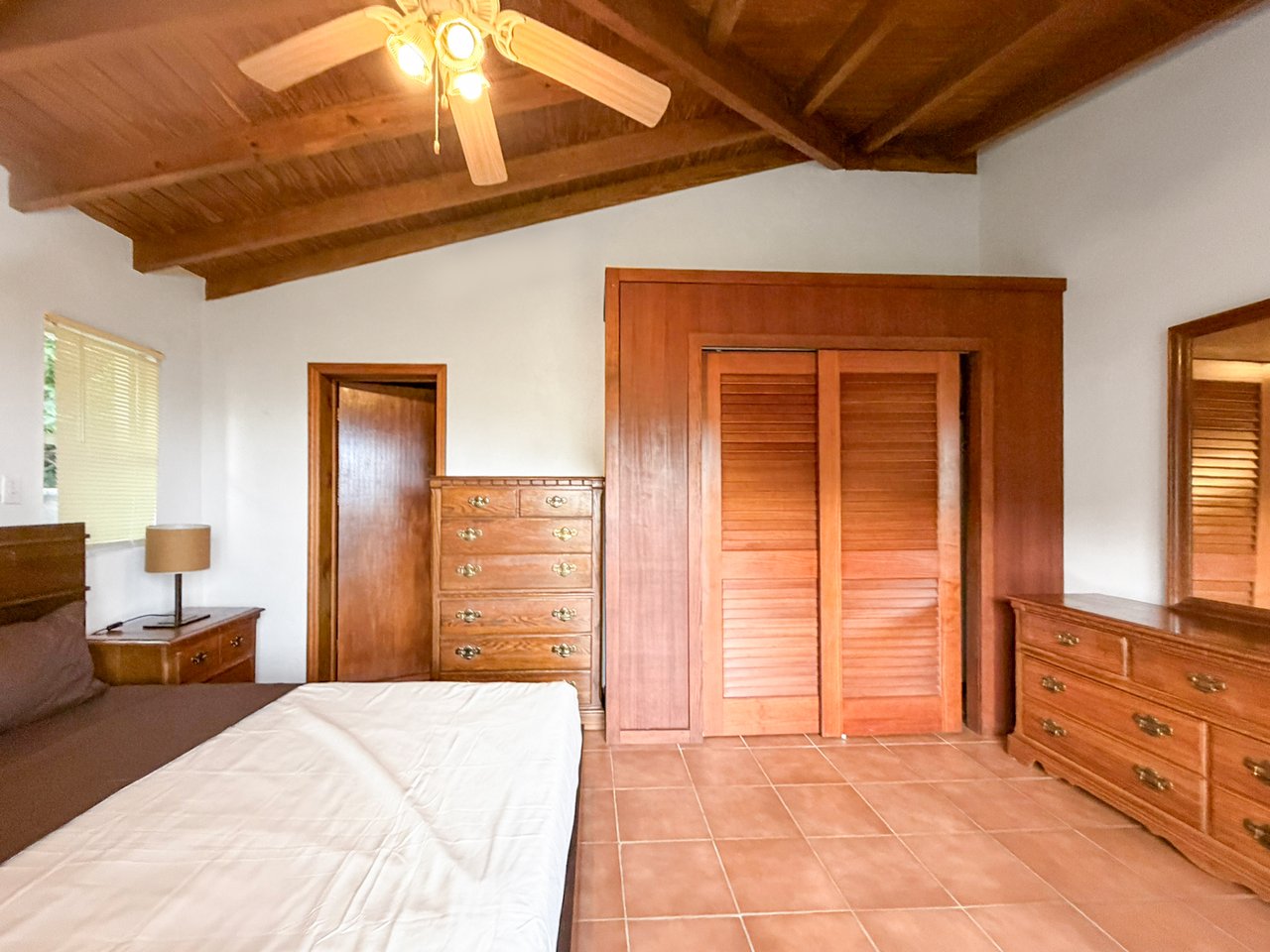 587 Lambert Beach Villa 3 Bedrooms