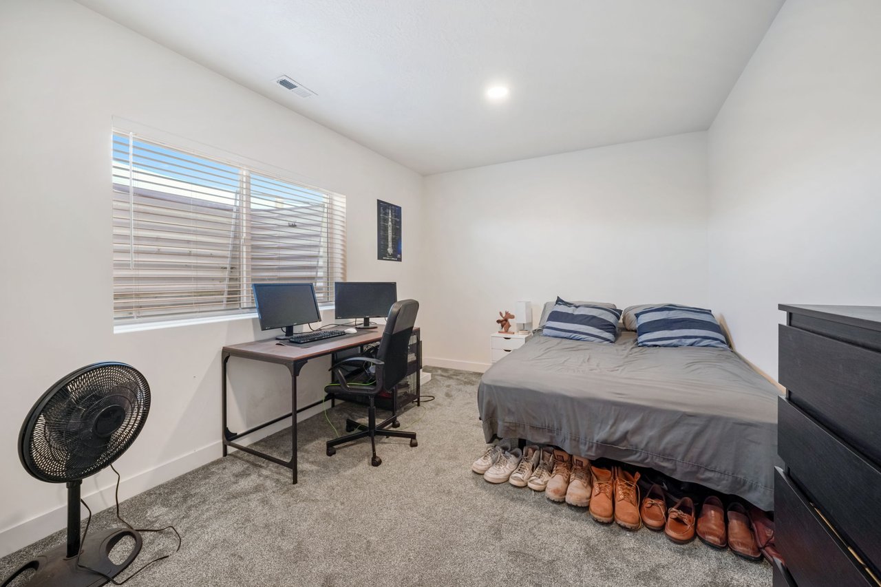 4696 W Camellia N