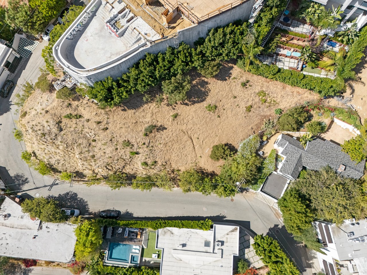 1722 Sunset Plaza Dr