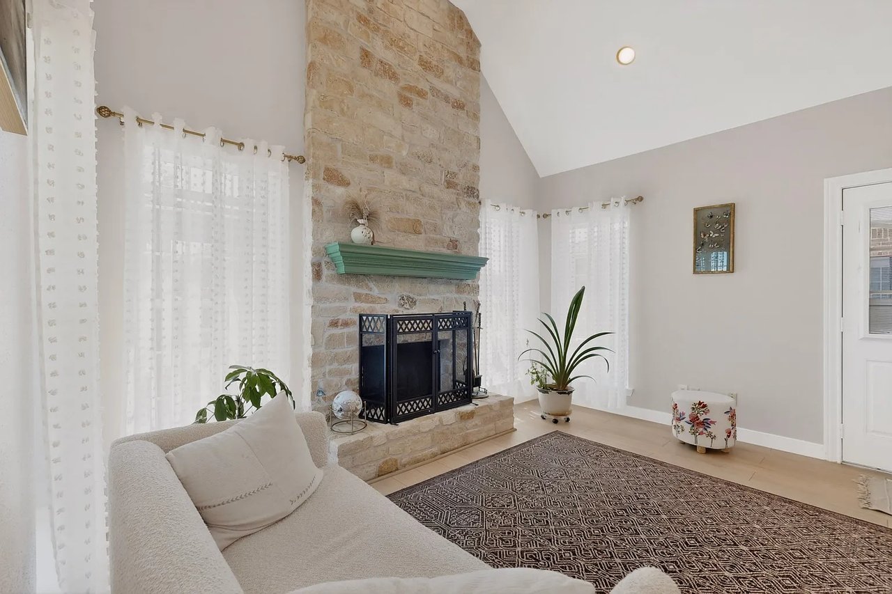 15144 Delaney Lane