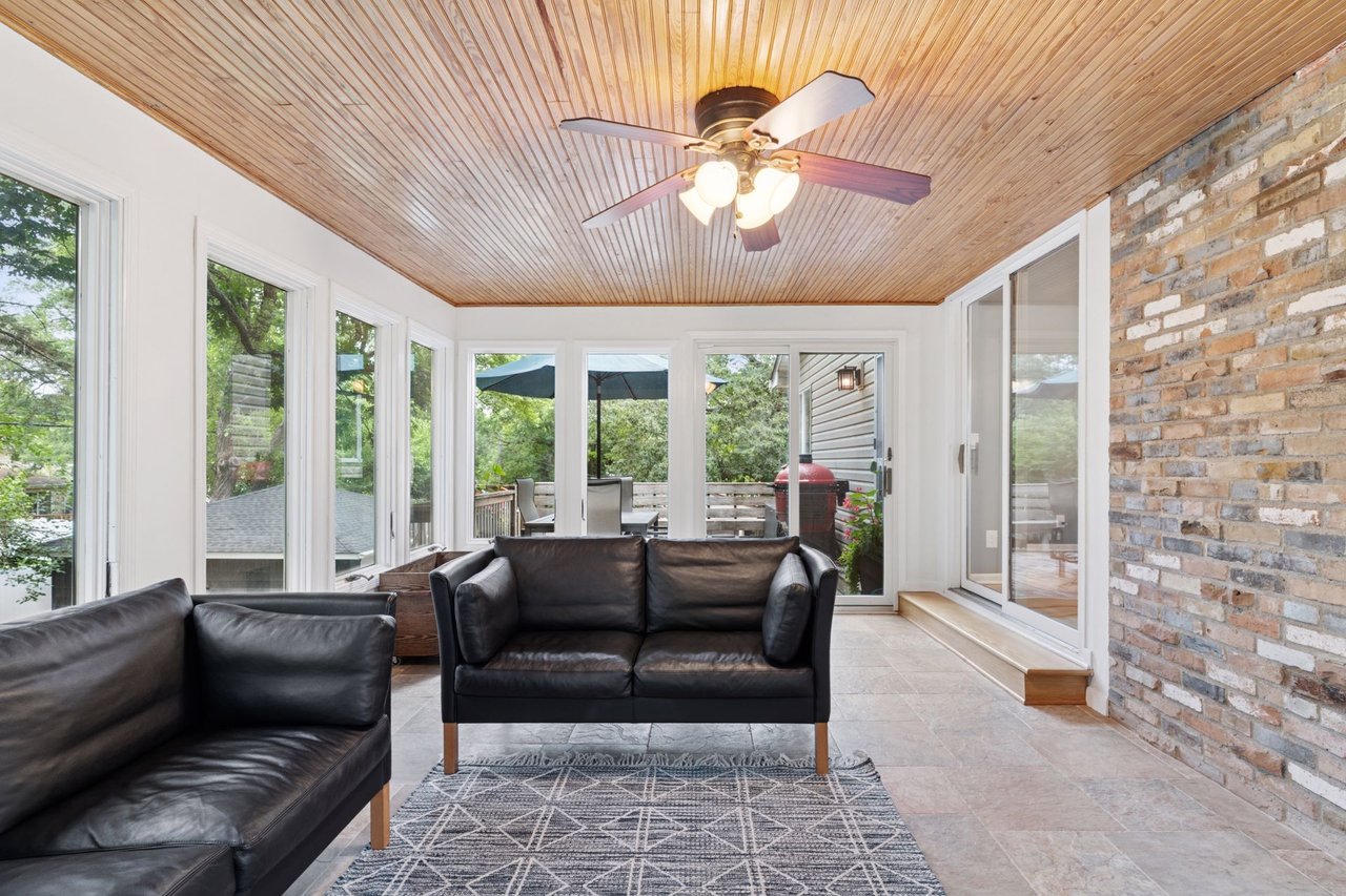 *PENDING* 4516 Vandervork Ave, Edina