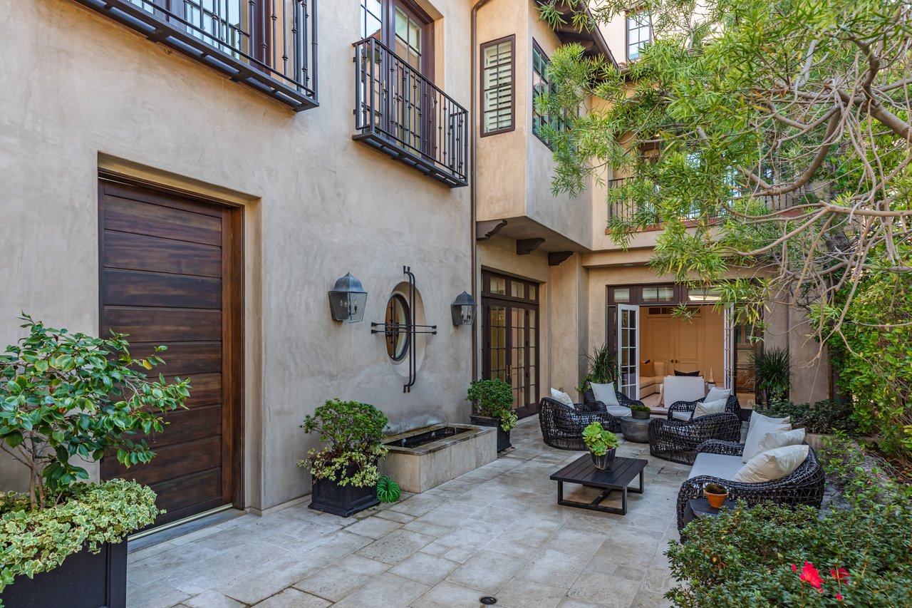 10210 Century Woods Dr, Century City