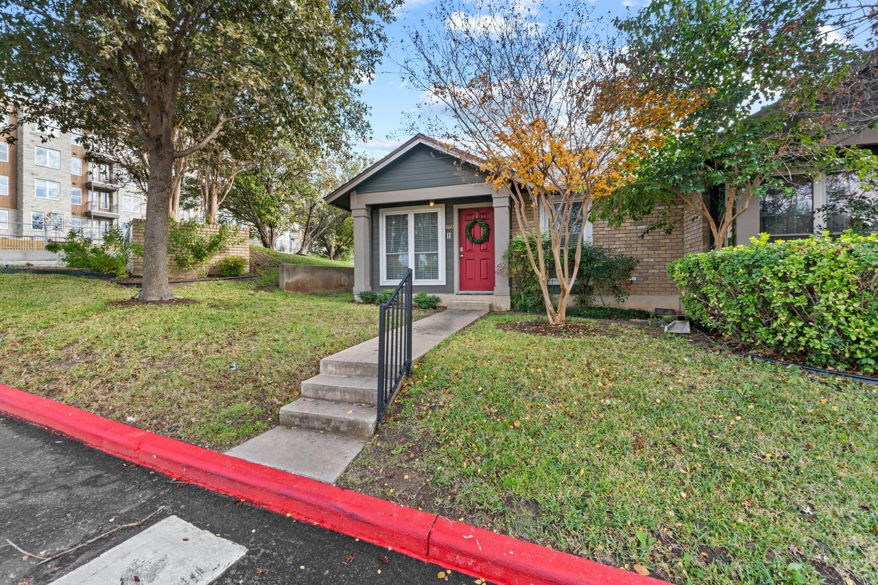 Bright & Chic Corner Lot Home in Coppertree Condos