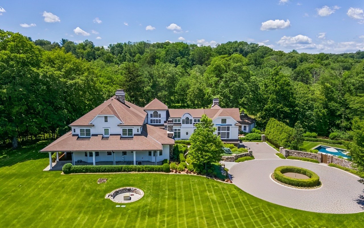 The Ultimate Guide to Ultra-Luxury Real Estate in Saddle River