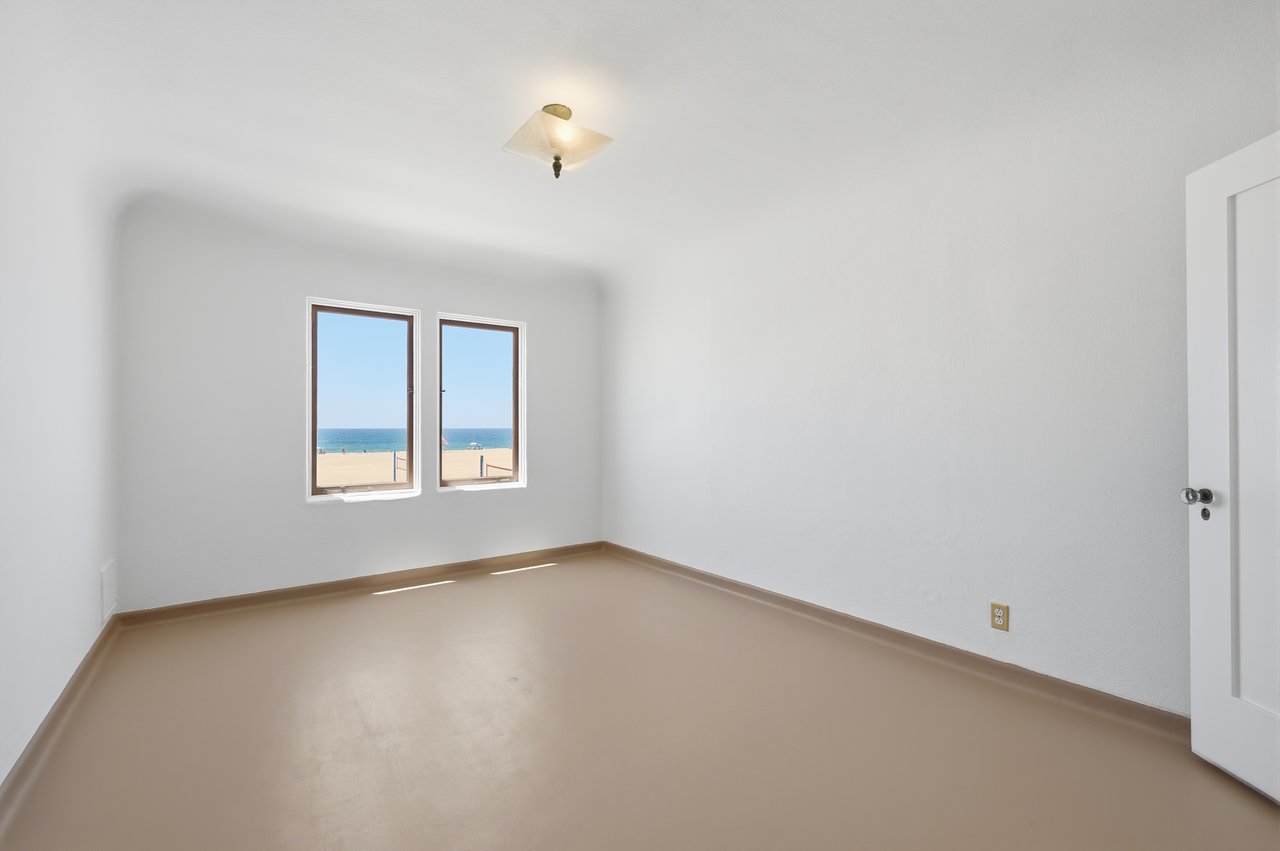 1602 The Strand (Entire Property)