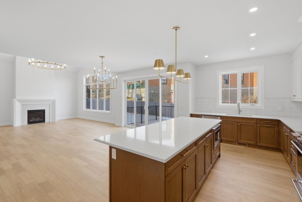 378 Bessborough Drive SW