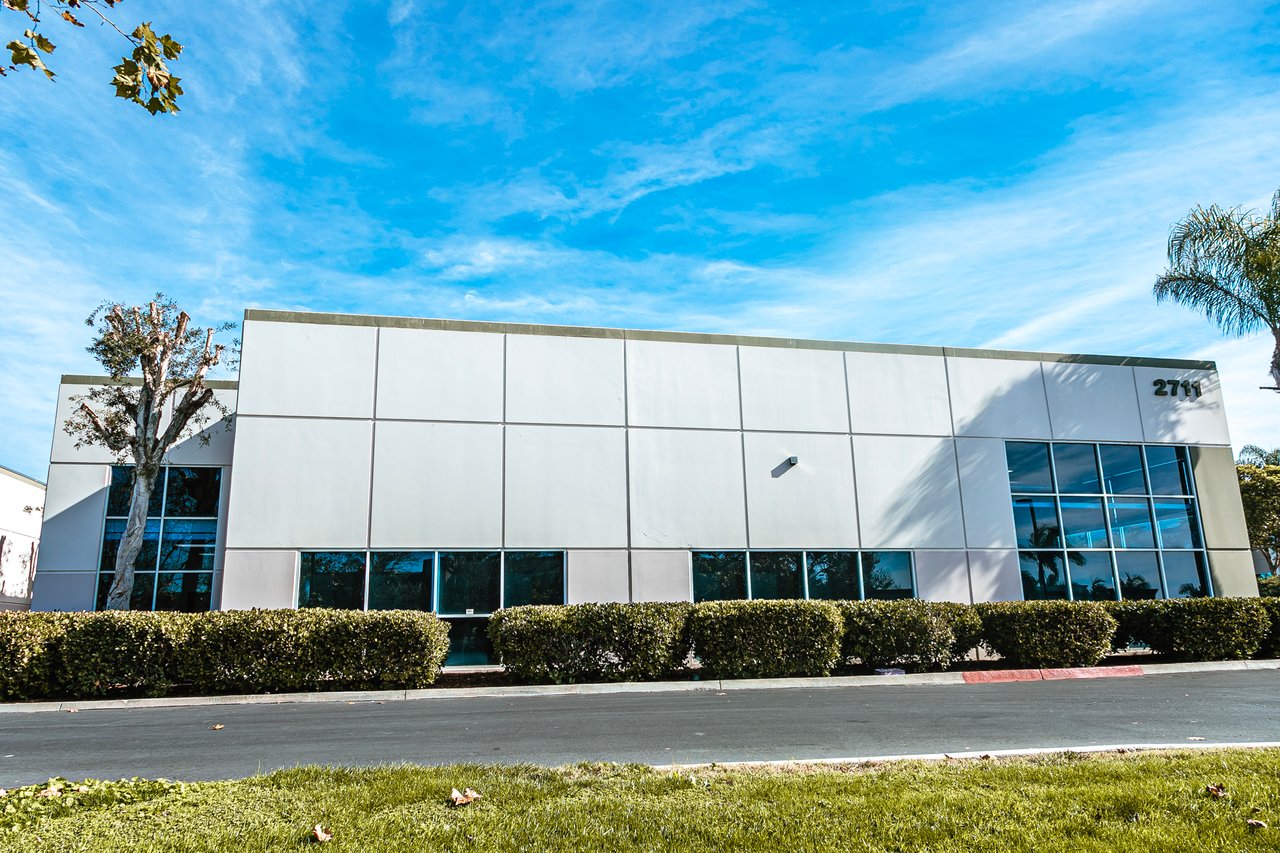 2711 Loker Ave W