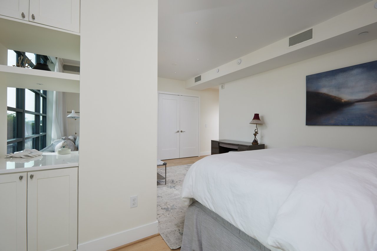 45 Sutton Square SW #306