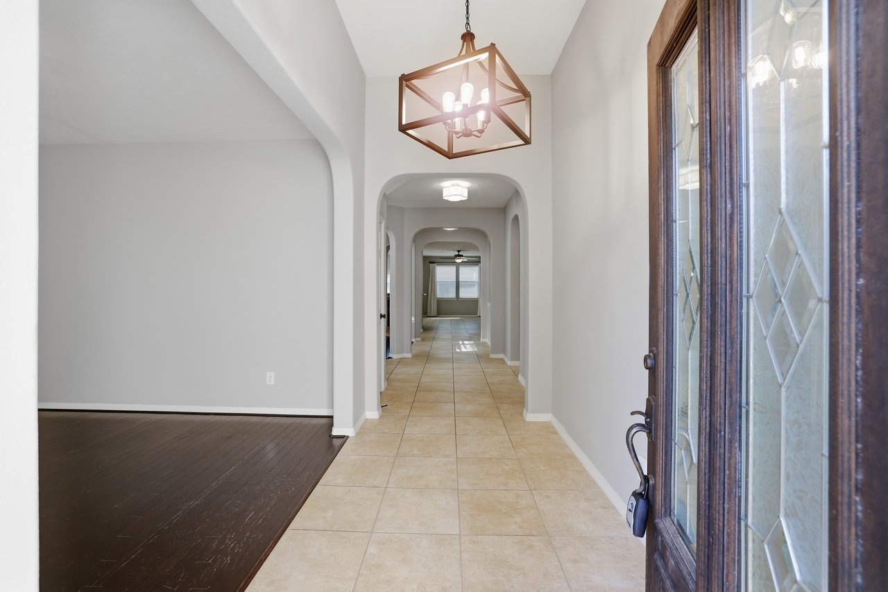 2412 Via Montesano