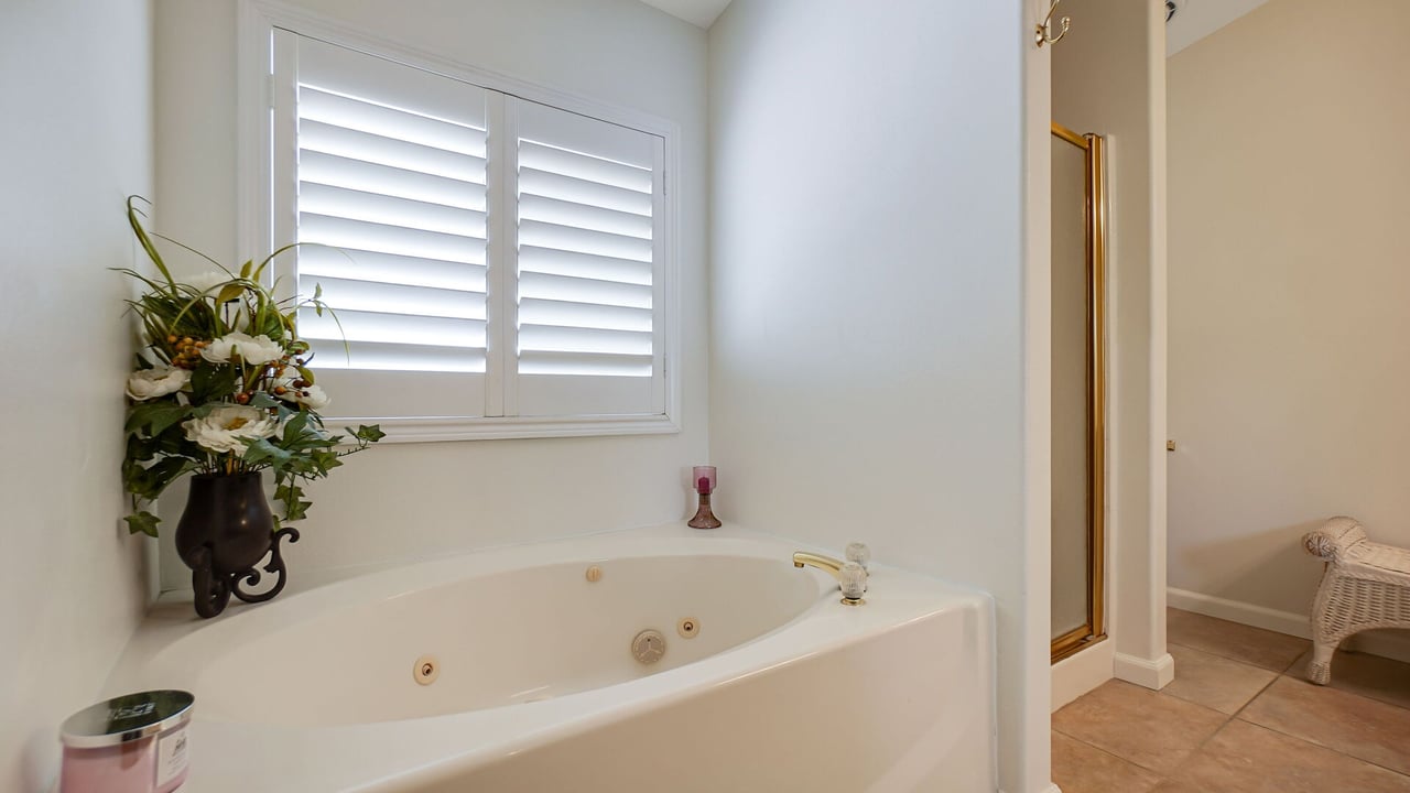 8651 Foothill Boulevard 35