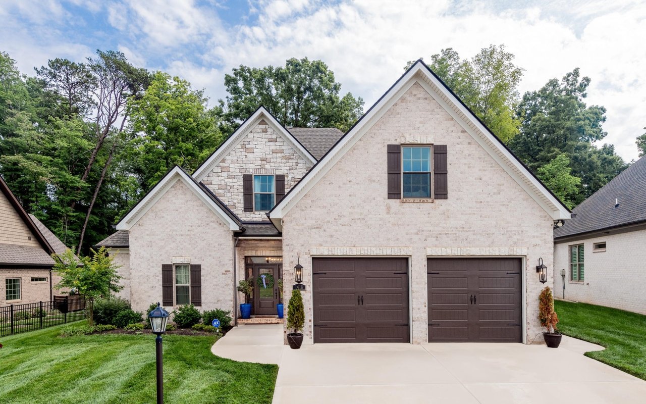 Wallace Luxury Spotlight | 1416 Bronze Lane Knoxville, TN 37922