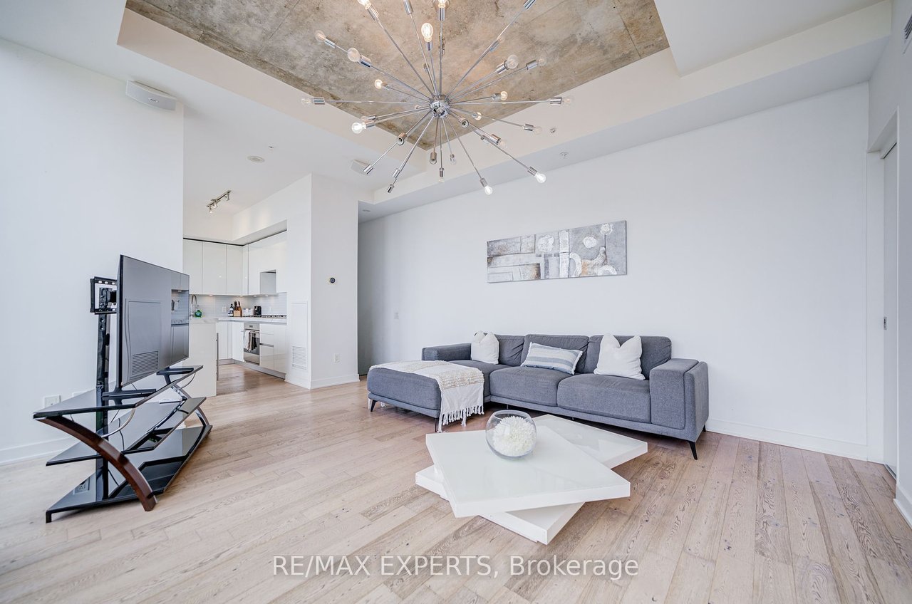 THOMPSON RESIDENCES