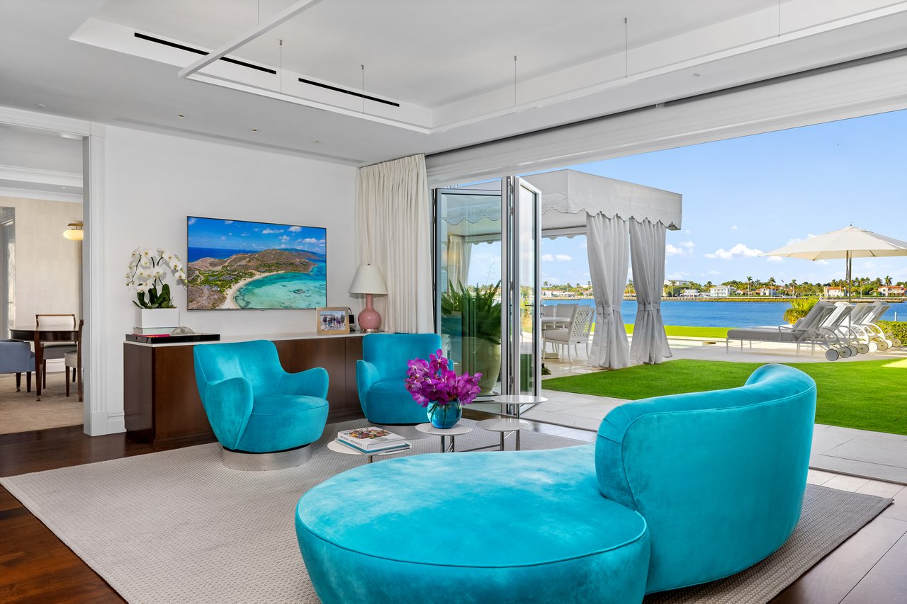 Georgian Waterfront Mansion on Everglades Island