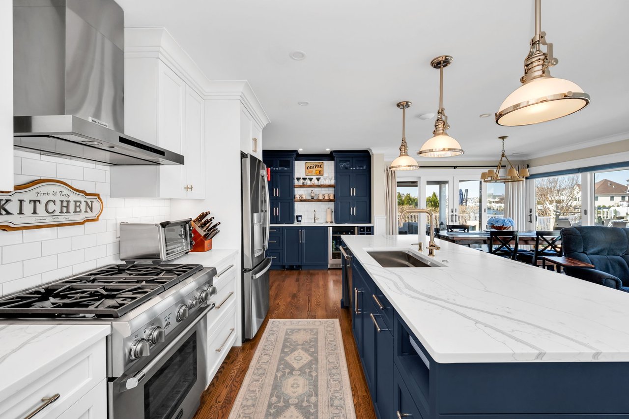 Exclusive Curtis Point Home with Pool