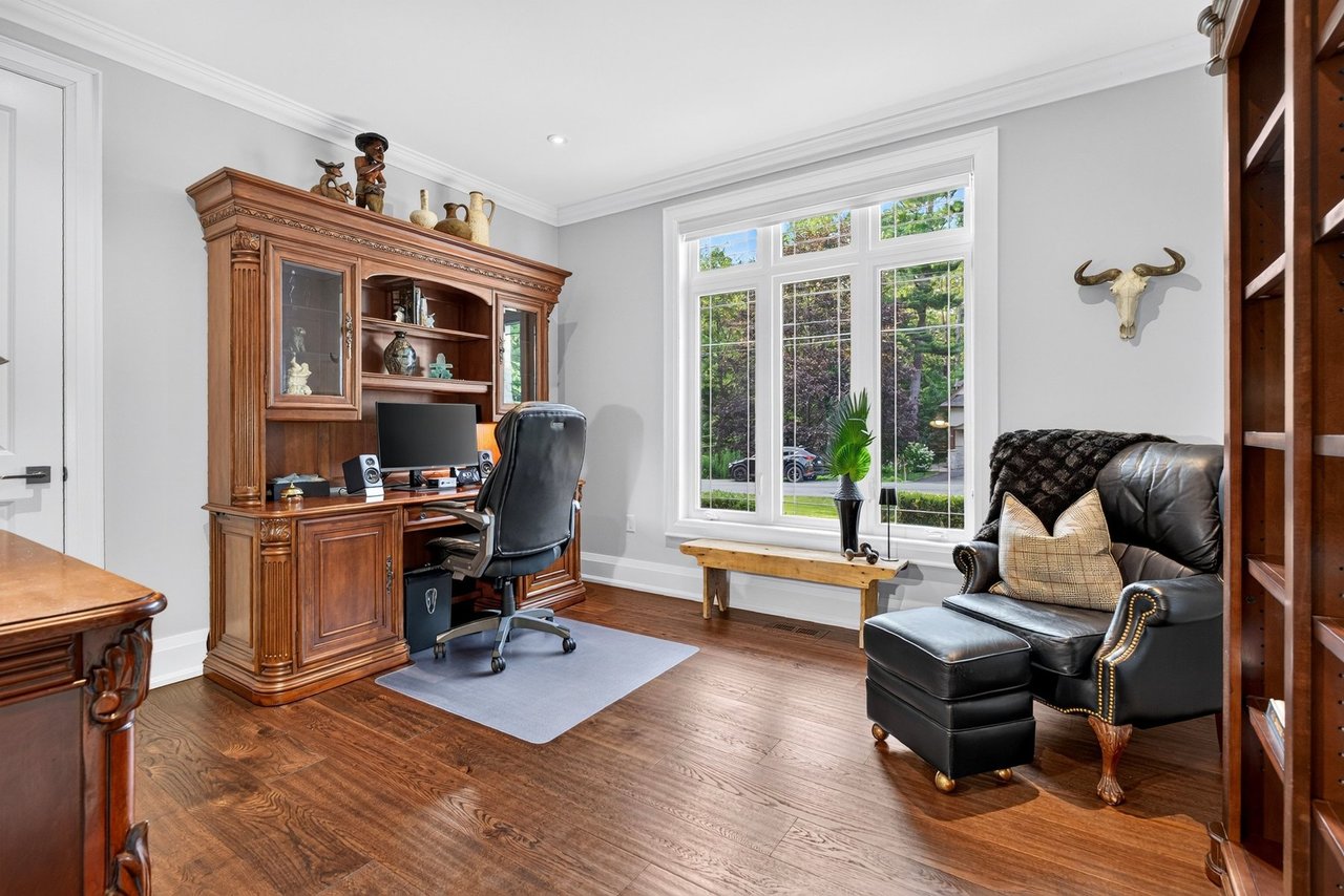Luxury Custom Bungaloft