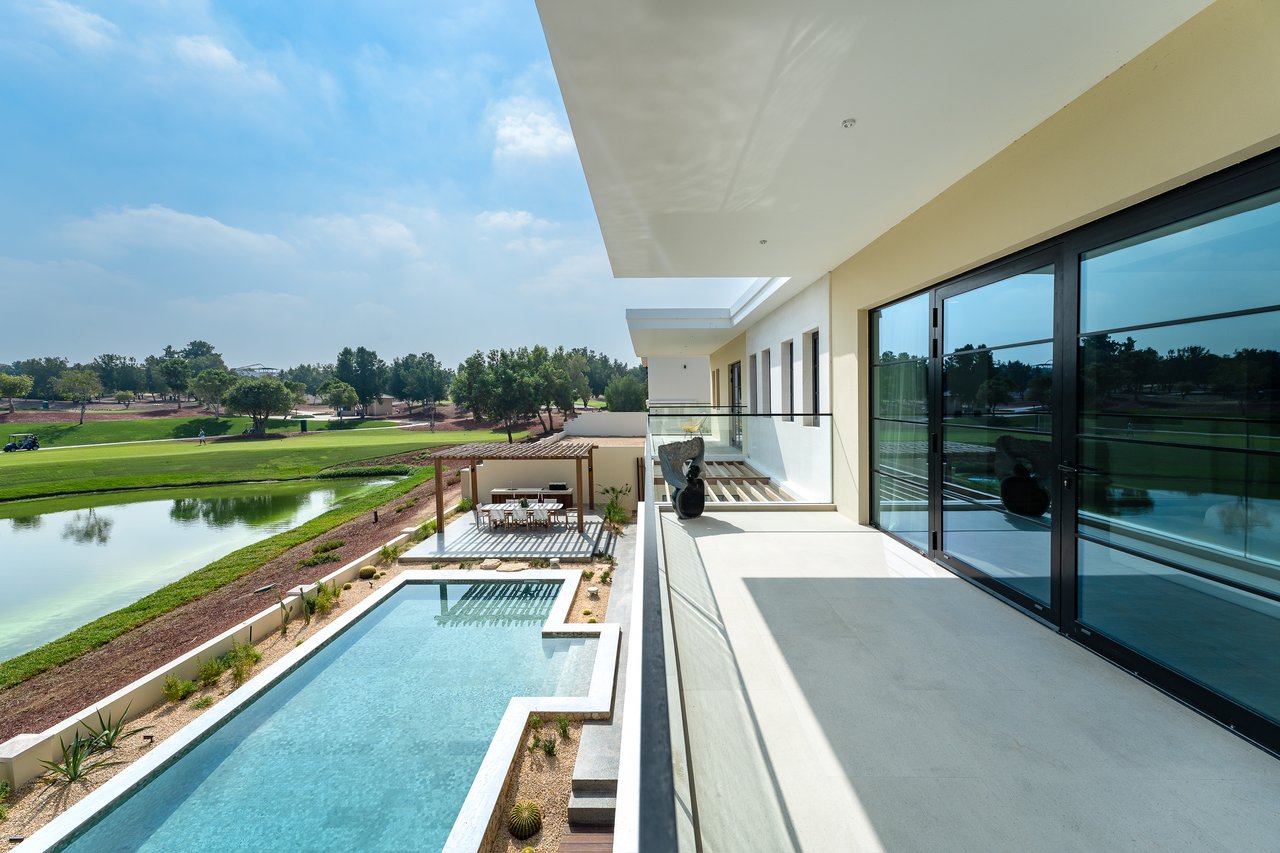 Sanctuary Falls - Villa